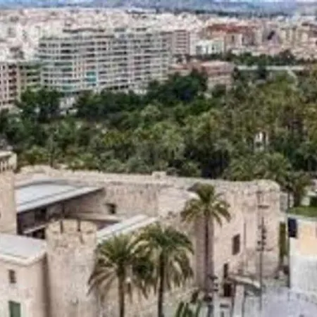 Bed and breakfast Stylish En Piso Compartido- Elche- Center *